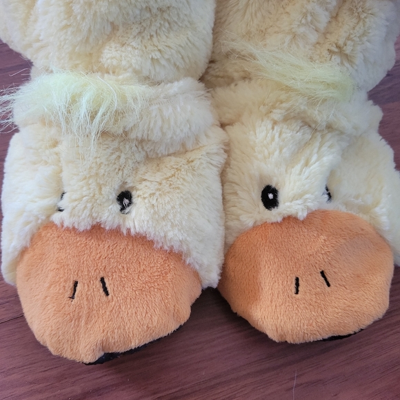 Cozy Hugs Microwave or Freeze Duck Slippers, Size 8.5 - Picture 13 of 13